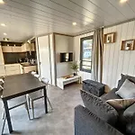 - 6 Pers. - Piscine Chauffee - Terrasse Privative - Proche Et Commerces - Fr-1-361-470 *