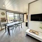 - 6 Pers. - Piscine Chauffee - Terrasse Privative - Proche Et Commerces - Fr-1-361-470 בקתה *