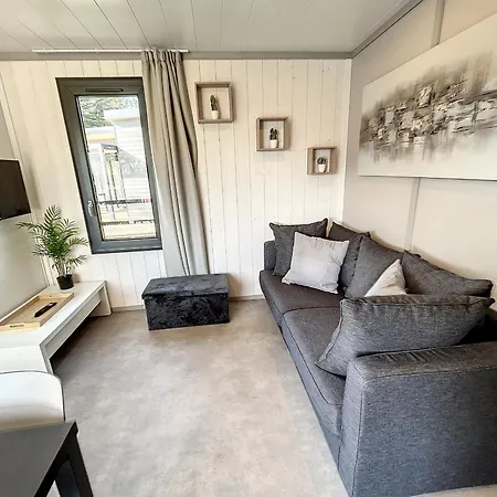 - 6 Pers. - Piscine Chauffée - Terrasse Privative - Proche Et Commerces - Fr-1-361-470 Chalet Jullouville-les-Pins