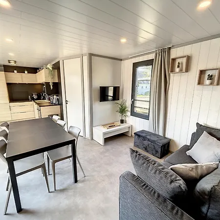 - 6 Pers. - Piscine Chauffee - Terrasse Privative - Proche Et Commerces Chalet