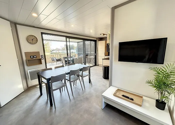 - 6 Pers. - Piscine Chauffee - Terrasse Privative - Proche Et Commerces - Fr-1-361-470 샬레 *