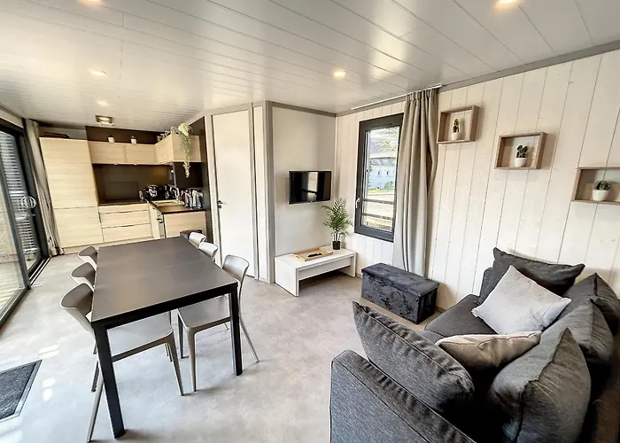 - 6 Pers. - Piscine Chauffee - Terrasse Privative - Proche Et Commerces - Fr-1-361-470 Шале